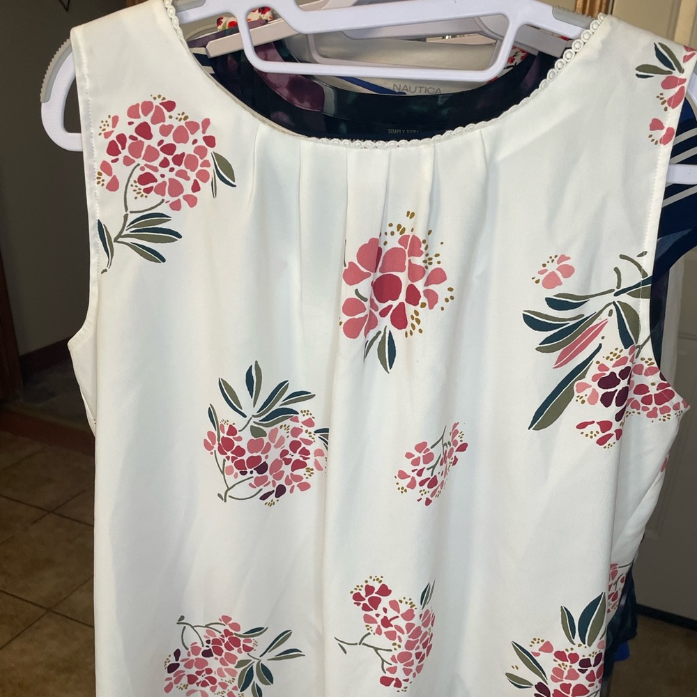 LOFT Sleeveless tie back, floral top
